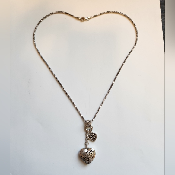 Jewelry - Beautiful hearts necklace
